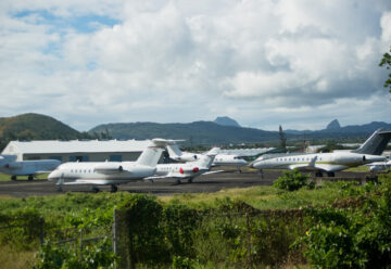 Business jets on Caribbean ramp